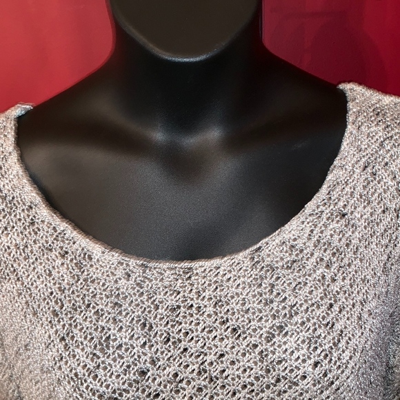 THE LIMITED GREY CROCHET TOP SIZE XL - Picture 3 of 4
